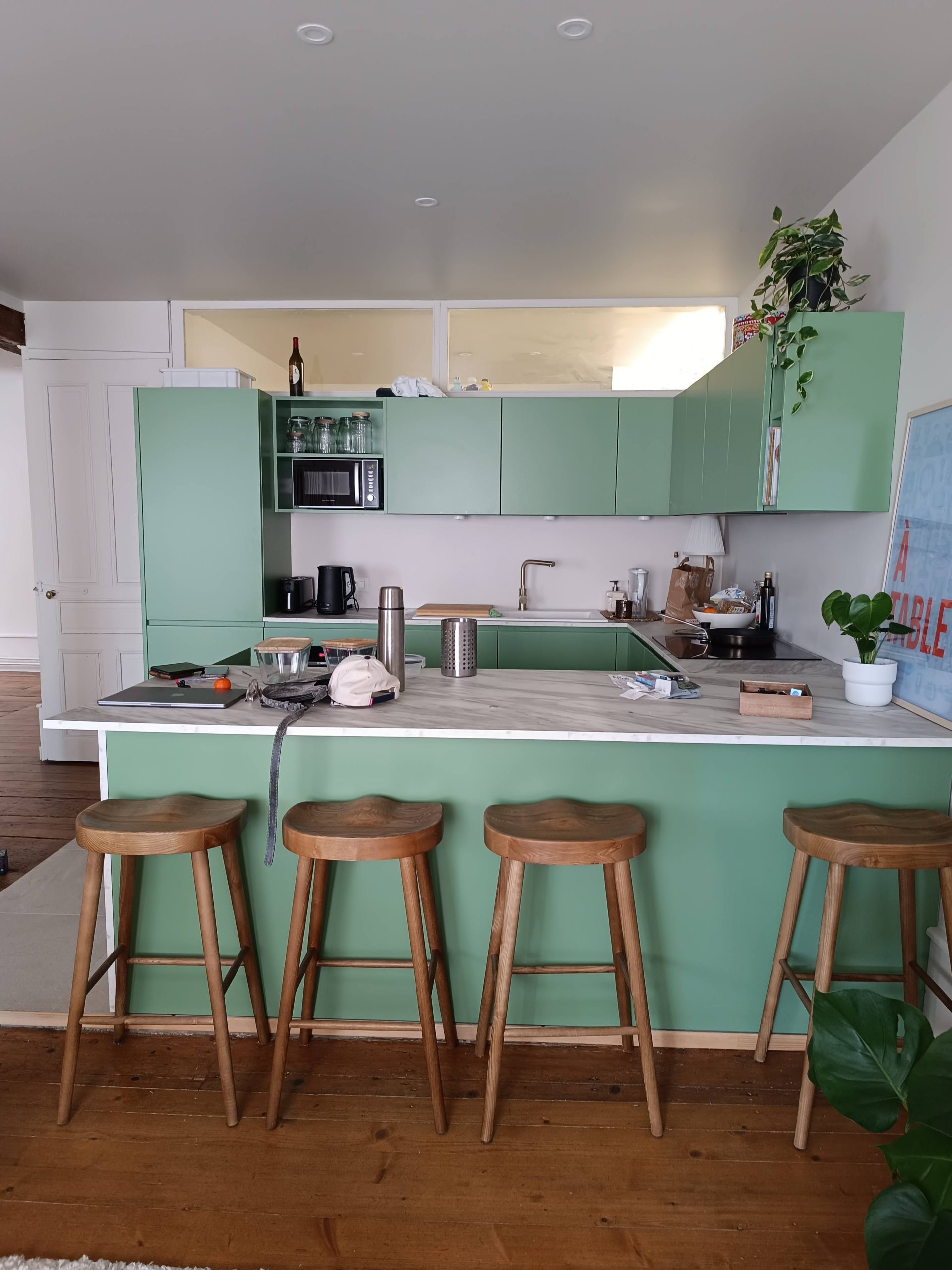 Villa CDF – Bardonnex, Suiza | Cocina contemporánea de líneas limpias y diseño funcional
